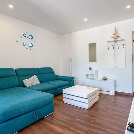 Serene Blue 1 Bdr Flat With Balcony By Lovelystay بورتيماو المظهر الخارجي الصورة