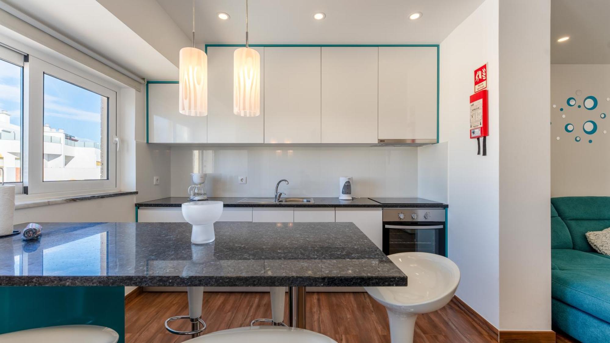 Serene Blue 1 Bdr Flat With Balcony By Lovelystay بورتيماو المظهر الخارجي الصورة