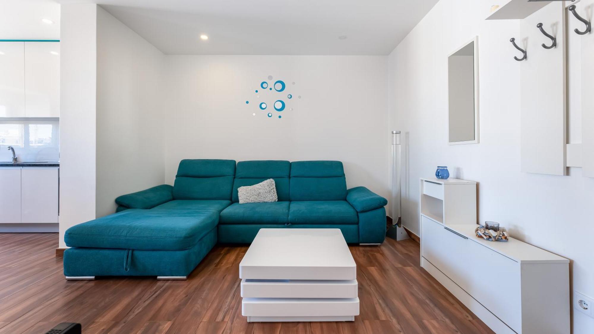 Serene Blue 1 Bdr Flat With Balcony By Lovelystay بورتيماو المظهر الخارجي الصورة