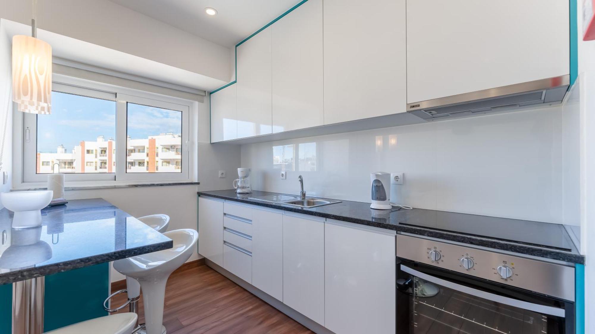 Serene Blue 1 Bdr Flat With Balcony By Lovelystay بورتيماو المظهر الخارجي الصورة