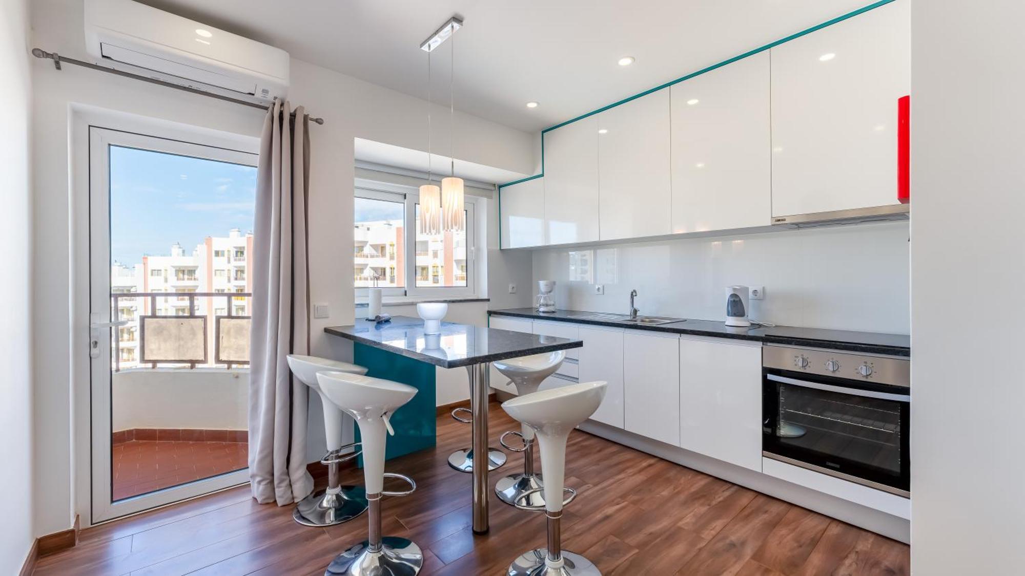 Serene Blue 1 Bdr Flat With Balcony By Lovelystay بورتيماو المظهر الخارجي الصورة